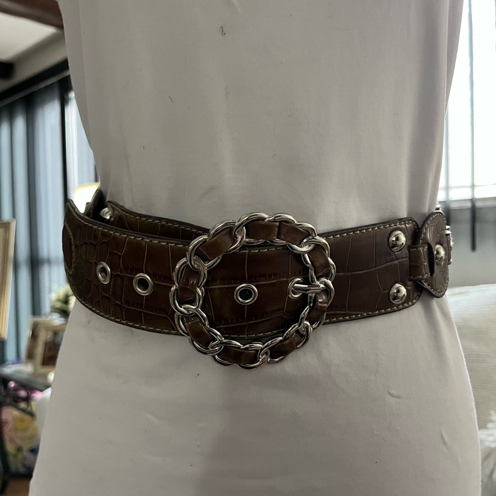 Kathy Van Zeeland belt